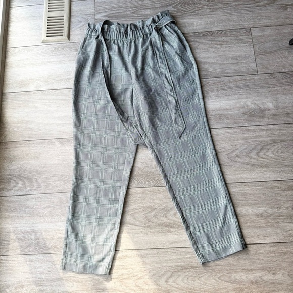 BCBGeneration Woven Tie Waist Pants - Picture 2 of 13